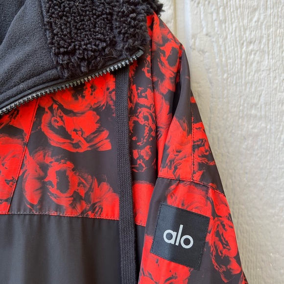 ALO Yoga duality reversible fleece lined zip puffer jacket color block red black - Picture 13 of 16